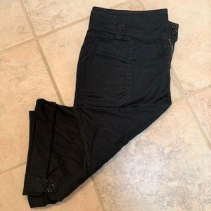 Relativity Capris  Black  Size 6